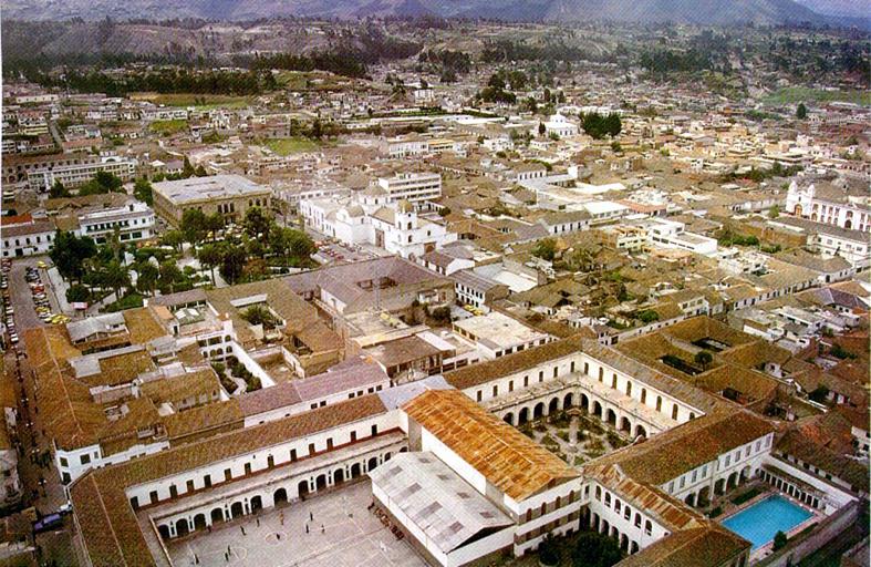 Vista aérea de la ciudad de  Latacunga, capital de la provincia de Cotopaxi.